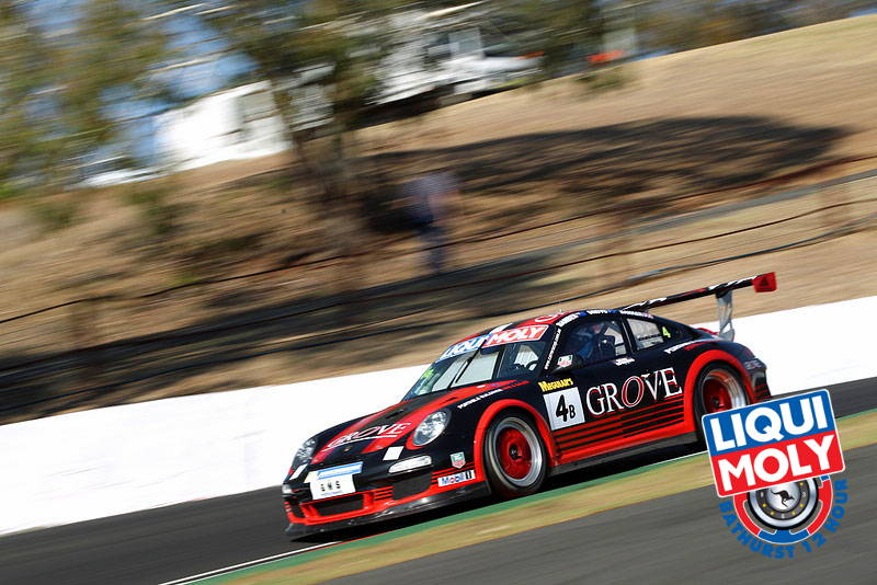 Barker wins at Bathurst