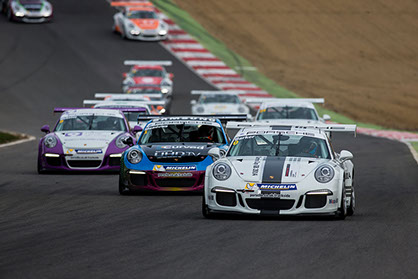 Barker dominates Brands Hatch