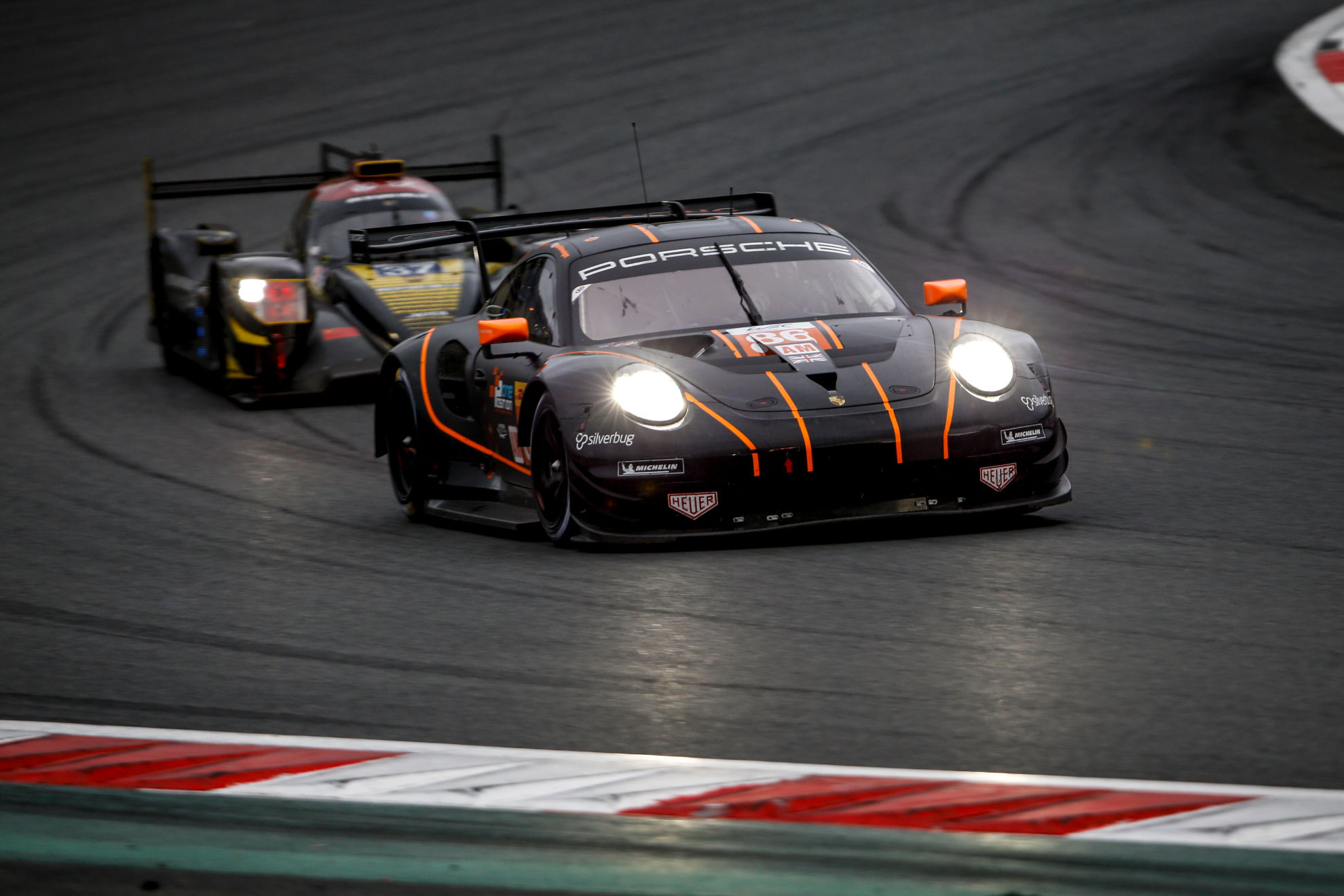 Barker shows pace at Fuji